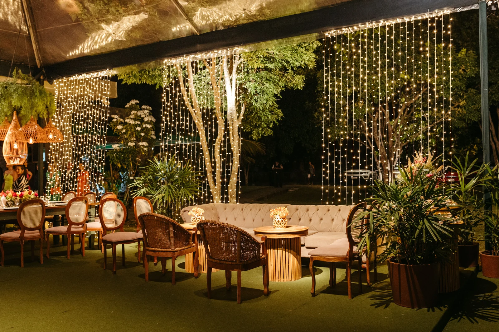 An evening terrace that makes you want to stay a little longer