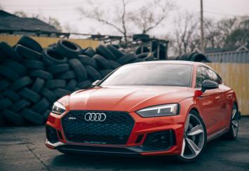 مراجعة سيارة Audi RS 5 2019 الرياضية: طراد كدمات عالي التقنية