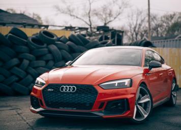 مراجعة سيارة Audi RS 5 2019 الرياضية: طراد كدمات عالي التقنية