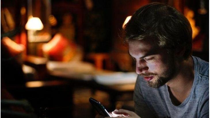 1. عندما لا يكون هناك اتصال بالإنترنت، فأنت تعتقد أن العالم قد وصل إلى نهايته.