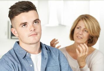 كيف تجعل طفلك يستمع لك؟ إليك 7 خطوات لتحقيق ذلك...
