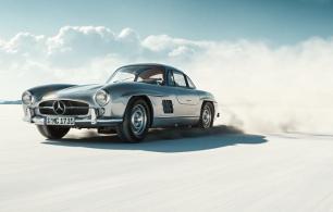 مرسيدس بنز 300 SL: تعرف على الأسطورة الفنيّة "Gullwing"