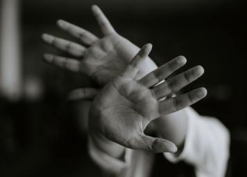 ما هي أنواع الفوبيا؟ وما أسبابها وعلاجها؟